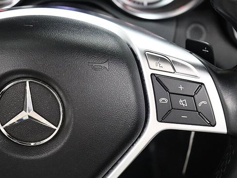 Used 2013 Mercedes-Benz SLK 250 image 45