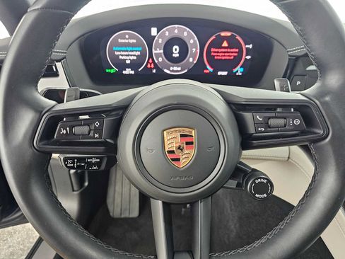 Used 2024 Porsche Panamera 4 image 23