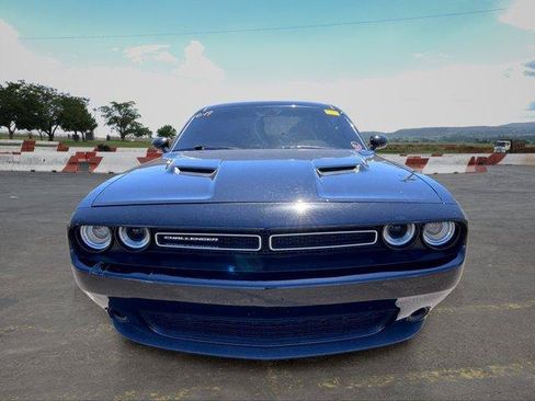 Used 2019 Dodge Challenger SXT RWD image 7