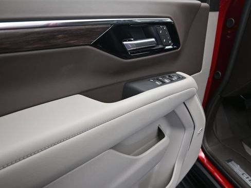 New 2026 Chevrolet Suburban LT w/ Comfort Package RWD image 11