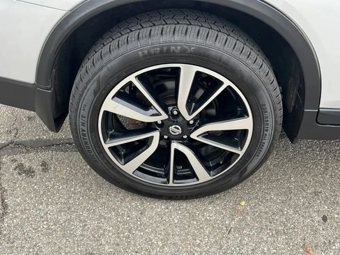 Used 2019 Nissan Rogue SL w/ Premium Package AWD/4WD image 35
