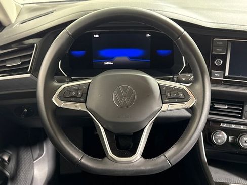 Used 2023 Volkswagen Jetta SE image 23