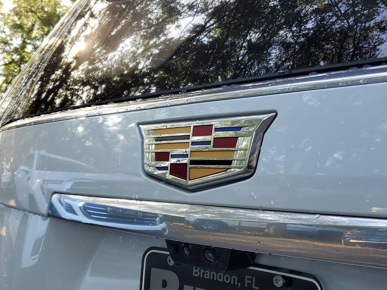 Used 2026 Cadillac Escalade Luxury AWD/4WD image 6