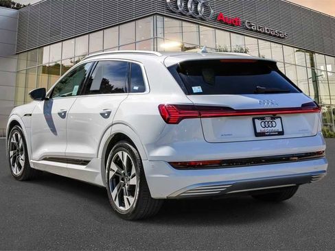 Used 2023 Audi e-tron Premium Plus w/ Premium Plus Package image 2