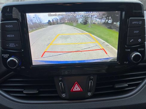 Used 2019 Hyundai Elantra GT image 32