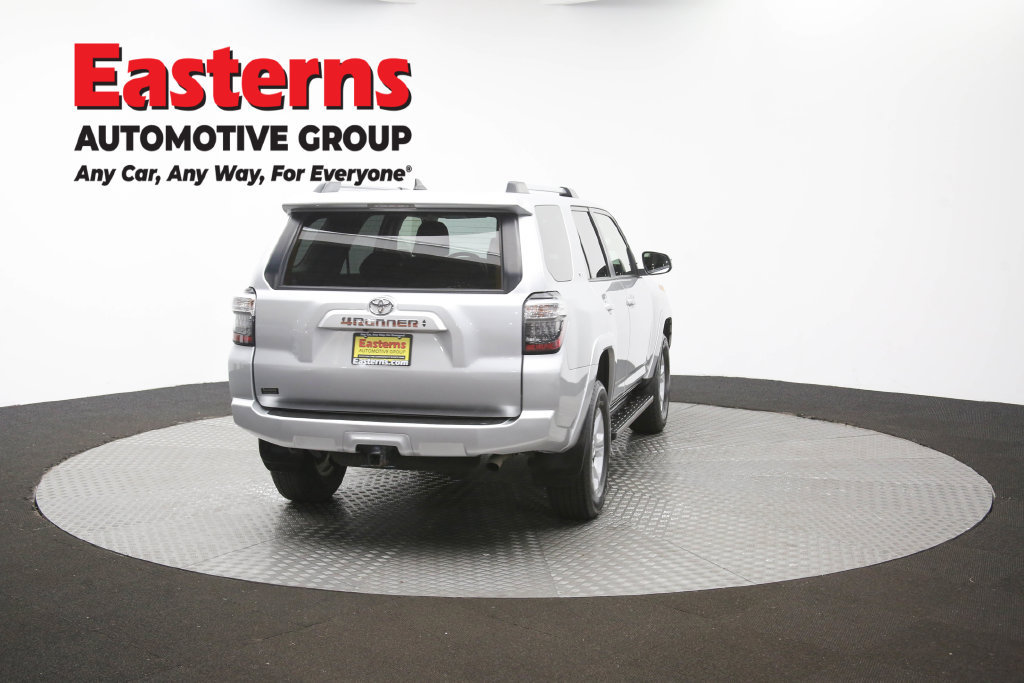 Used 2024 Toyota 4Runner SR5 AWD/4WD image 34