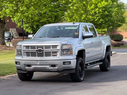 Used 2015 Chevrolet Silverado 1500 LTZ Z71 AWD/4WD image 3