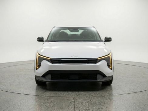 Used 2025 Kia K4 LXS image 2