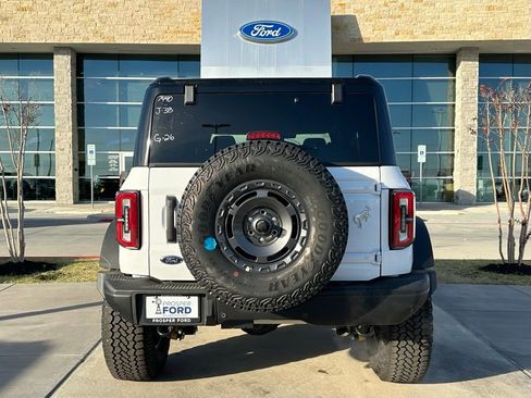 New 2025 Ford Bronco Badlands image 48