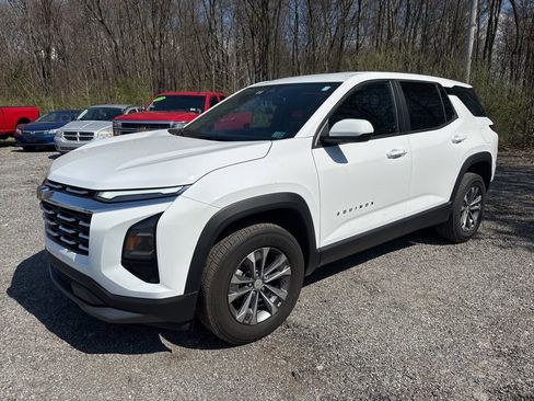 Used 2025 Chevrolet Equinox LT FWD image 4