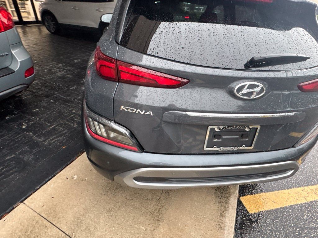 Used 2023 Hyundai Kona Limited w/ Cargo Package FWD image 8