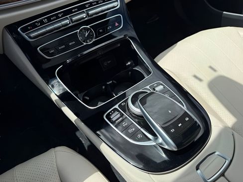 Used 2017 Mercedes-Benz E 300 4MATIC image 32