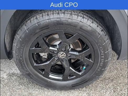 Certified 2025 Volkswagen Atlas Peak Edition SE AWD/4WD image 23