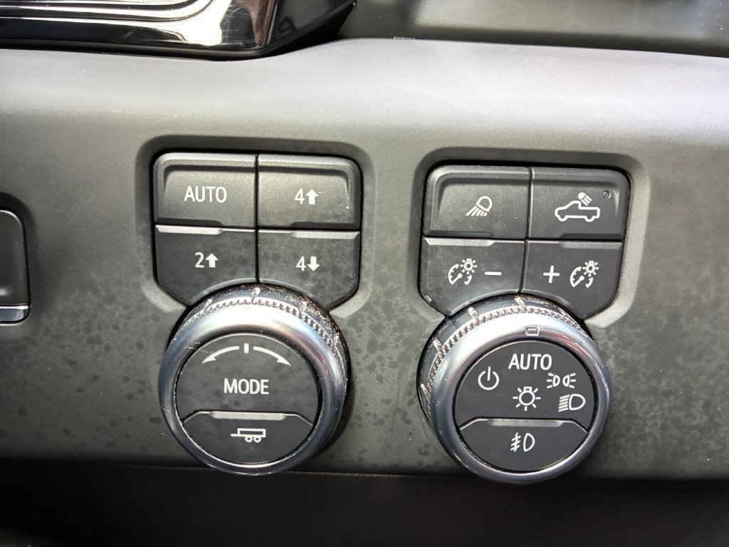 Used 2024 GMC Sierra 1500 AT4 w/ Technology Package AWD/4WD image 10