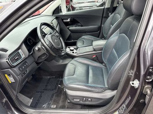 Used 2019 Kia Niro EX Premium w/ Cold Weather Package 1.0 FWD image 14