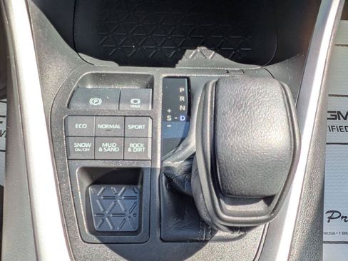 Used 2022 Toyota RAV4 XLE w/ Carpet Mat Package (TMS) AWD/4WD image 19