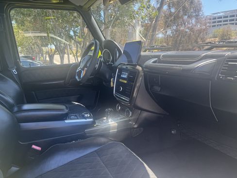 Used 2017 Mercedes-Benz G 550 Squared image 15