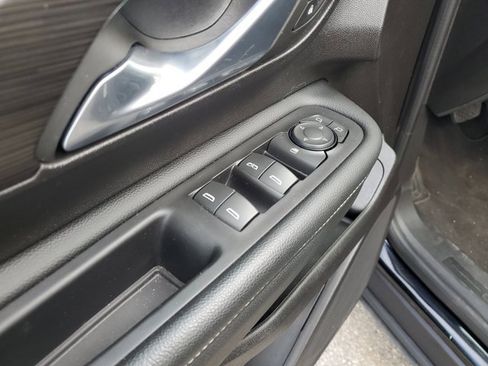 Used 2024 GMC Terrain SLE image 25