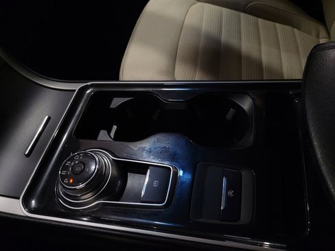 Used 2019 Ford Edge SEL image 26