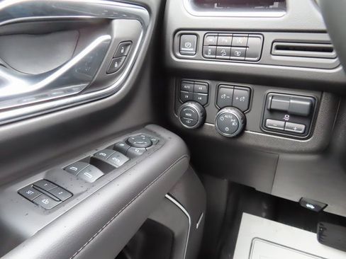 Used 2024 Chevrolet Tahoe Z71 w/ Z71 Off-Road Package image 33