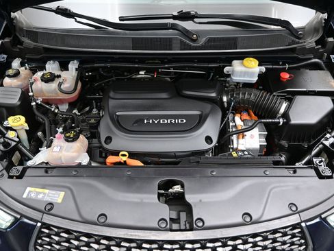 Used 2021 Chrysler Pacifica Touring-L FWD image 8