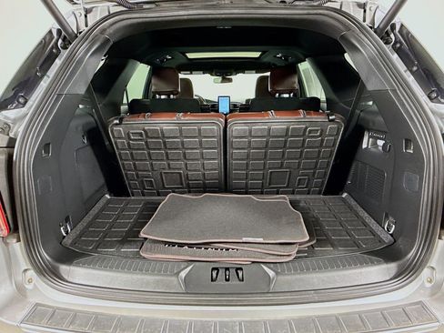 Used 2024 Ford Explorer Platinum w/ Technology Package image 32