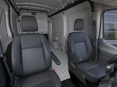 New 2025 Ford Transit 250 148 High Roof image 31