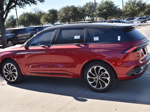 New 2026 Lincoln Nautilus Reserve image 10