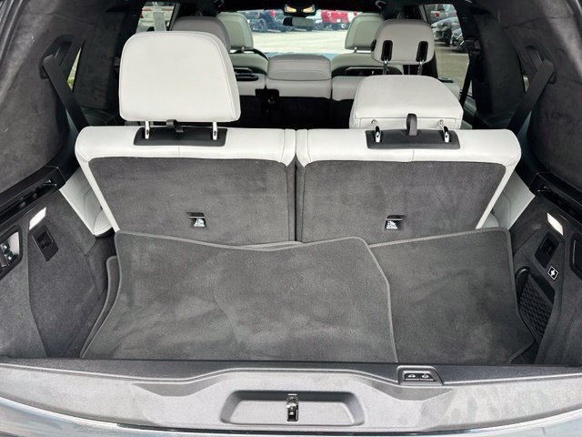 Used 2024 BMW X7 xDrive40i w/ M Sport Package AWD/4WD image 12