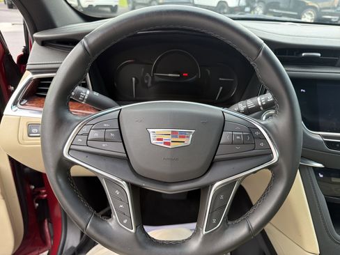 Used 2019 Cadillac XT5 Luxury image 12