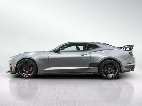 Used 2019 Chevrolet Camaro SS RWD image 2