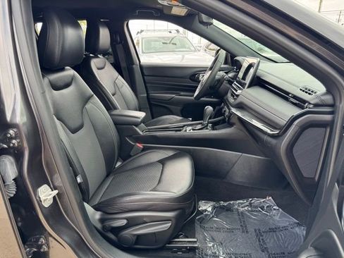 Used 2024 Jeep Compass Latitude w/ Altitude Special Edition image 24