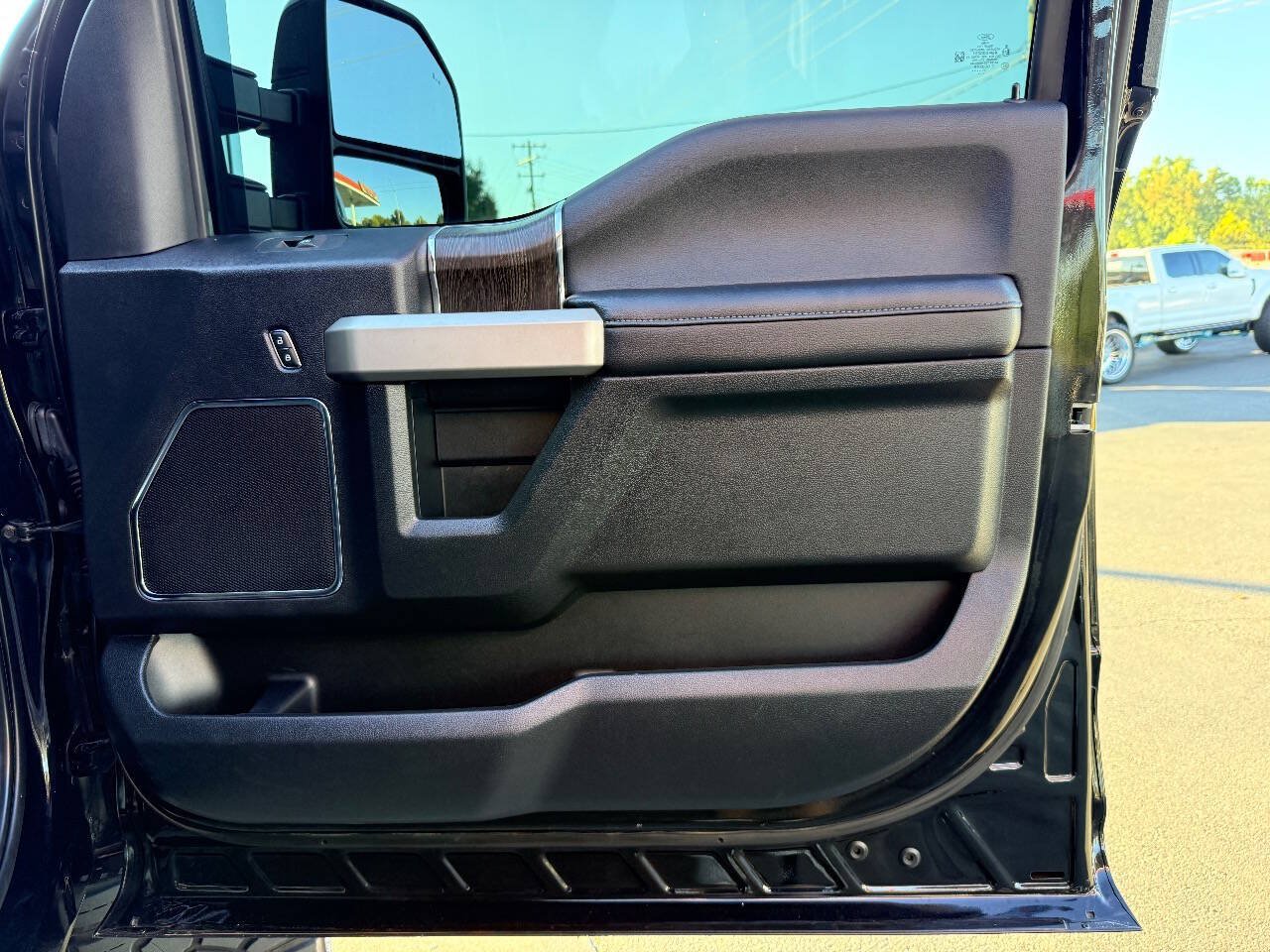 Used 2020 Ford F250 Lariat w/ Lariat Value Package AWD/4WD image 39
