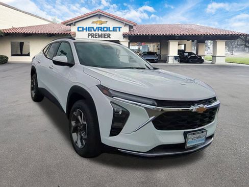 New 2026 Chevrolet Trax LT w/ Driver Confidence Package image 2