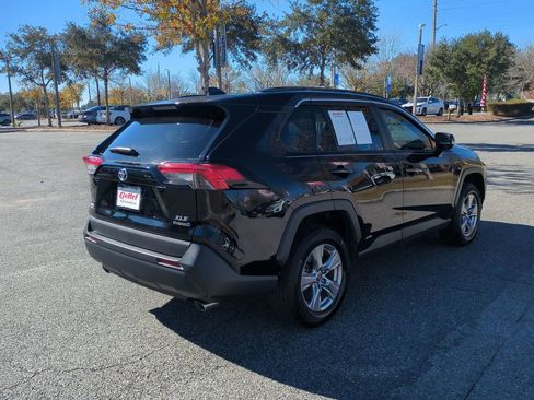 Certified 2022 Toyota RAV4 XLE image 5