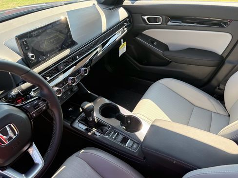 Certified 2025 Honda Civic Sport Touring image 17