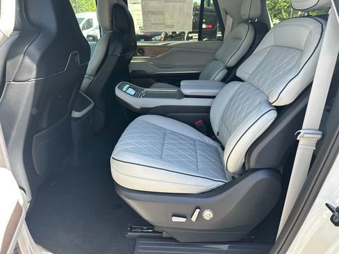 New 2026 Lincoln Navigator L Black Label image 22