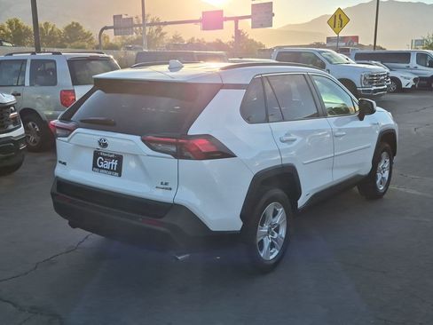Used 2019 Toyota RAV4 LE w/ Carpet Mat Package AWD/4WD image 3
