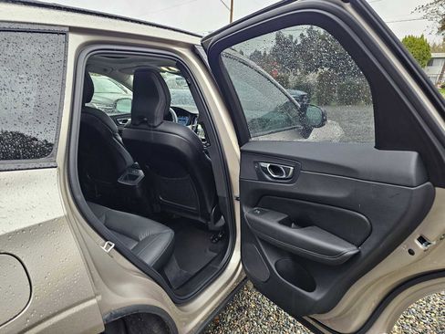 Used 2025 Volvo XC60 B5 Plus w/ Protection Package Premier image 13