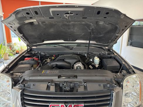 Used 2007 GMC Yukon XL SLT w/ SLT Preferred Equipment Group AWD/4WD image 50