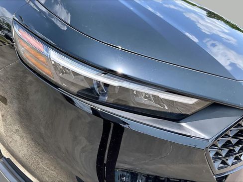 Used 2025 Honda Accord LX image 25