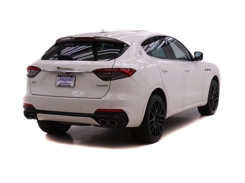 Used 2021 Maserati Levante GTS AWD/4WD image 4
