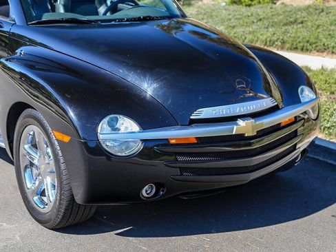 Used 2005 Chevrolet SSR w/ Preferred Equipment Group image 10