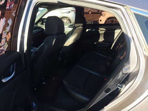 Used 2019 Honda Civic Sport image 4