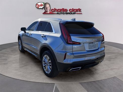 Used 2024 Cadillac XT4 Premium Luxury image 4