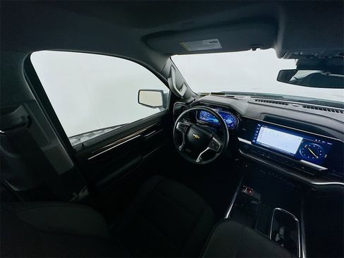 Used 2023 Chevrolet Silverado 1500 LT w/ Z71 Off-Road Package image 9