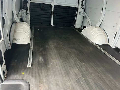 Used 2018 GMC Savana 2500 Extended image 22