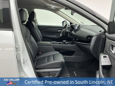 Used 2024 Nissan Rogue SL image 25