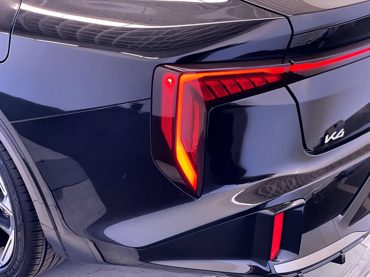 New 2026 Kia K4 GT-Line FWD image 9