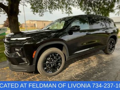 Used 2025 Chevrolet Traverse LT w/ Midnight/Sport Edition AWD/4WD image 4